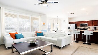 Cozy 6br Home w/ Private Pool Spa in Windsor Hills