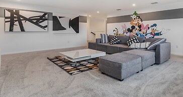 Family Oasis: Pool, Jacuzzi & Resort Access