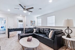 Special Deal 5BR Townhome w Pool Near Disney