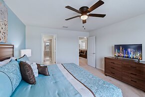 Special Deal 5BR Townhome w Pool Near Disney