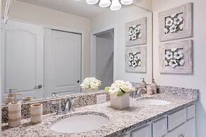 Special Deal 5BR Townhome w Pool Near Disney