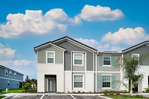 Special Deal 5BR Townhome w Pool Near Disney