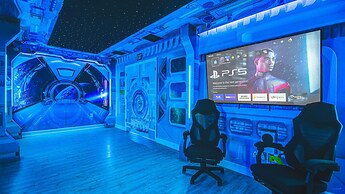 Themed Bedrooms & Private Pool Near Disney