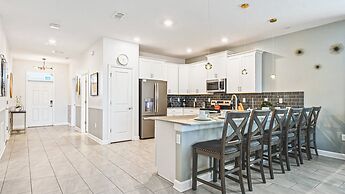 Themed Bedrooms & Private Pool Near Disney