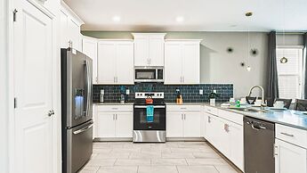 Themed Bedrooms & Private Pool Near Disney