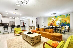 Luxury Stay: Pool, Spa, Near Disney & Outlets