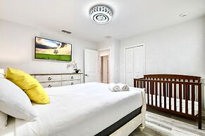 Luxury Stay: Pool, Spa, Near Disney & Outlets