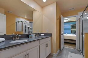 Luxury Stay: Pool, Spa, Near Disney & Outlets