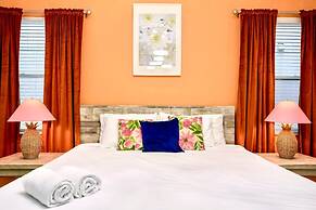 Luxury Stay: Pool, Spa, Near Disney & Outlets