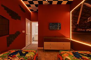 Lakeview Spacious 12br Themed Home Game/pool/spa