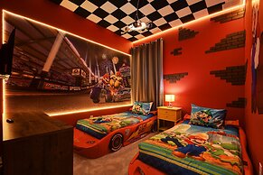 Lakeview Spacious 12br Themed Home Game/pool/spa