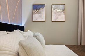 Lakeview Spacious 12br Themed Home Game/pool/spa