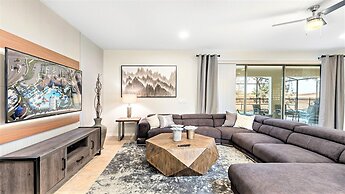 Spacious Family Home With Pool & Game Room