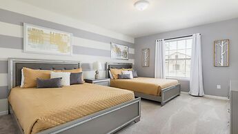 Spacious Family Home With Pool & Game Room