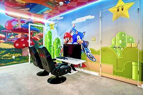 Spacious Family Home With Pool & Game Room