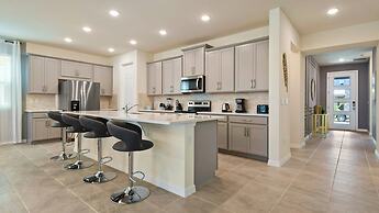 Bright and Spacious Solara Resort Retreat