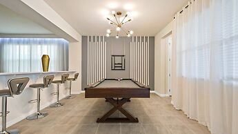 Bright and Spacious Solara Resort Retreat