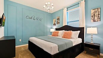 Bright and Spacious Solara Resort Retreat