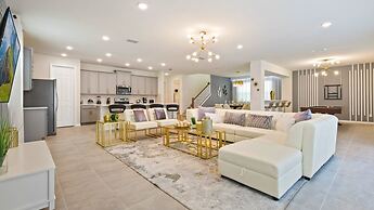 Bright and Spacious Solara Resort Retreat