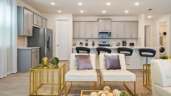 Bright and Spacious Solara Resort Retreat