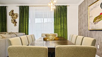 Storey Lake 9BR Lakeview Home Pool/spa/game Disney