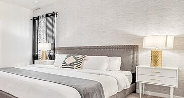 Luxurious 7-bedroom Solterra Home With Pool & Game