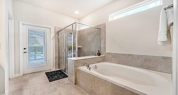 Luxurious 7-bedroom Solterra Home With Pool & Game