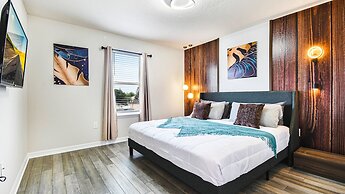 Spacious Home Near Disney With Resort Amenities