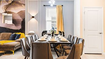 Spacious Home Near Disney With Resort Amenities