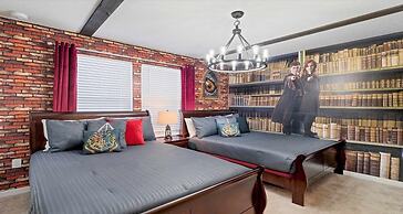 Extraordinary 5BR Private Pool Near Disney Area!