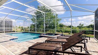 Stunning Villa With Pool, Near All Attractions