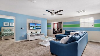 Stunning Villa With Pool, Near All Attractions