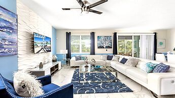 Stunning Villa With Pool, Near All Attractions