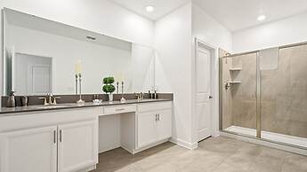 5BR Disney Villa, Private Pool,spa, Game Room