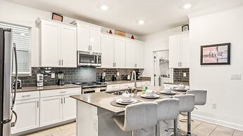 5BR Disney Villa, Private Pool,spa, Game Room