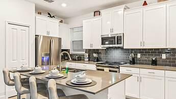 5BR Disney Villa, Private Pool,spa, Game Room