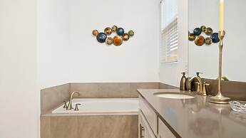 5BR Disney Villa, Private Pool,spa, Game Room