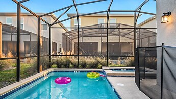 5BR Disney Villa, Private Pool,spa, Game Room