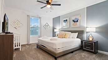 5BR Disney Villa, Private Pool,spa, Game Room