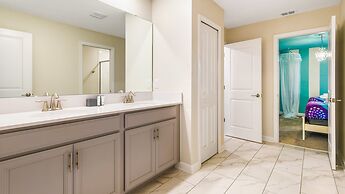 Storey Lake 9BR Wonderland Home 2852