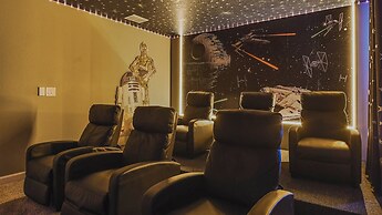 Storey Lake 9BR Wonderland Home 2852