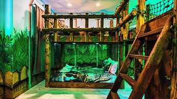 Storey Lake 9BR Wonderland Home 2852