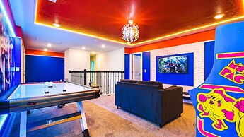 Storey Lake 9BR Wonderland Home 2852