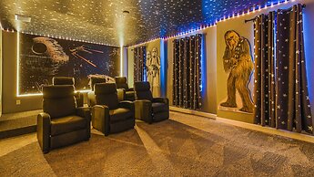 Storey Lake 9BR Wonderland Home 2852