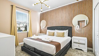 Storey Lake 9BR Wonderland Home 2852