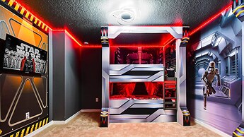 Spacious Home: Private Pool & Resort Access