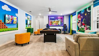 Spacious Home: Private Pool & Resort Access