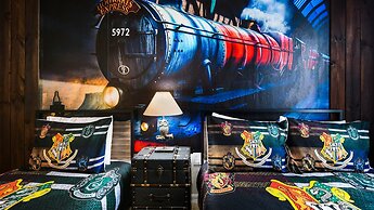 Spacious Home: Private Pool & Resort Access