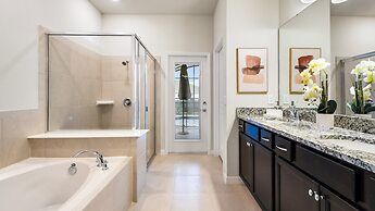 Spacious Home: Private Pool & Resort Access