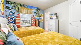 Spacious Home: Private Pool & Resort Access